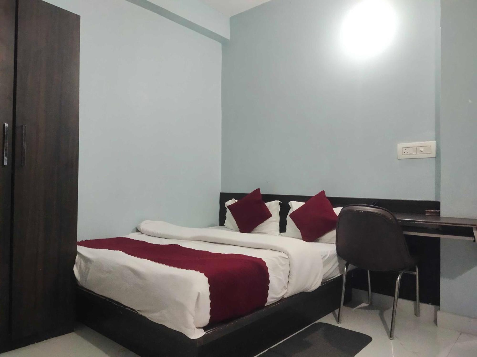 Hotel O Home Aditya Inn Suits Homestay Ayodhya Kültér fotó